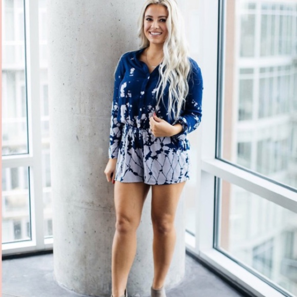 Kittenish by Jessie James Decker navy romper NWT!